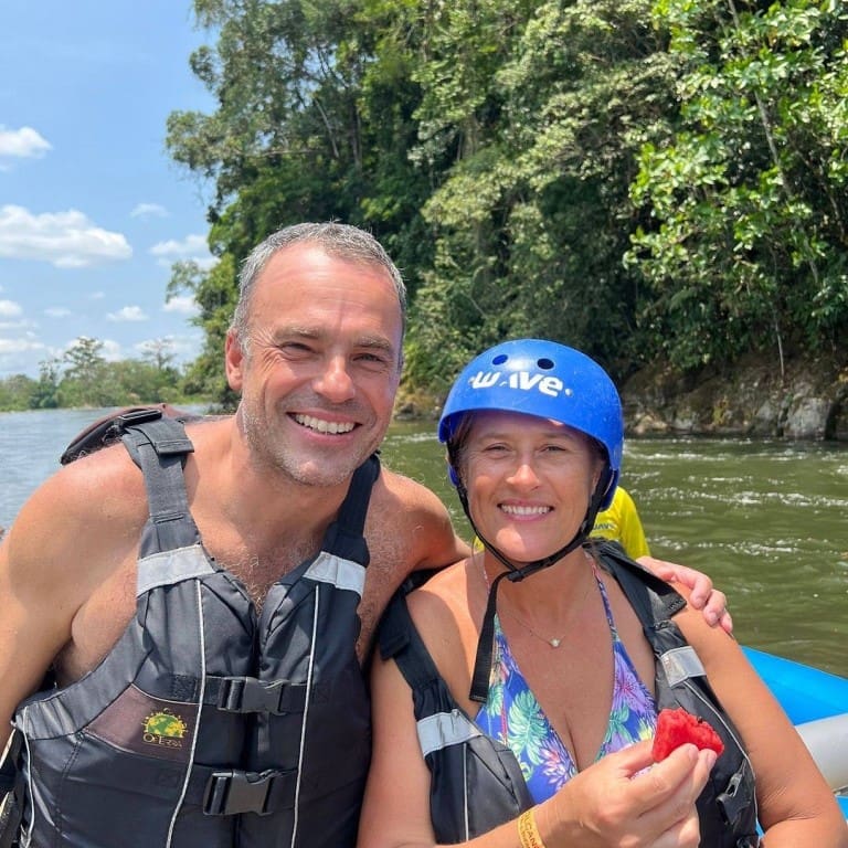 rafting couple adventure